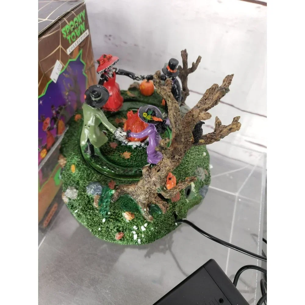 Lemax Tabletop Accent Ceramic Animated Light Skeleton Jamboree‎